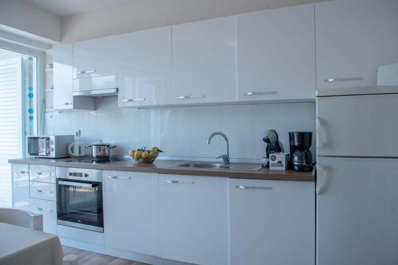 Apartment Bor - On The Beach Malinska Buitenkant foto