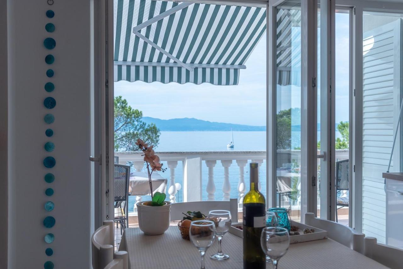 Apartment Bor - On The Beach Malinska Buitenkant foto